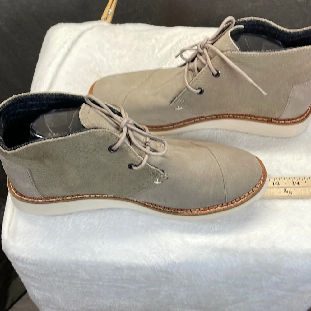 Toms‎ Tan Chukka Boots with Suede Upper